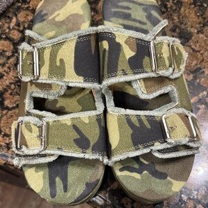 Camouflage women’s Sandals